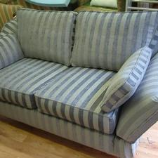 Drop arm sofa
