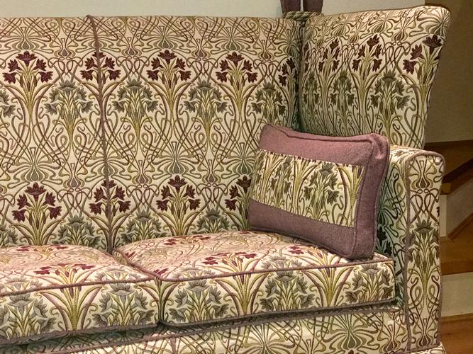 Country House Loose Covers A look at our country house loose covers. This beautiful old double drop arm sofa fitted with tailored loose covers. 